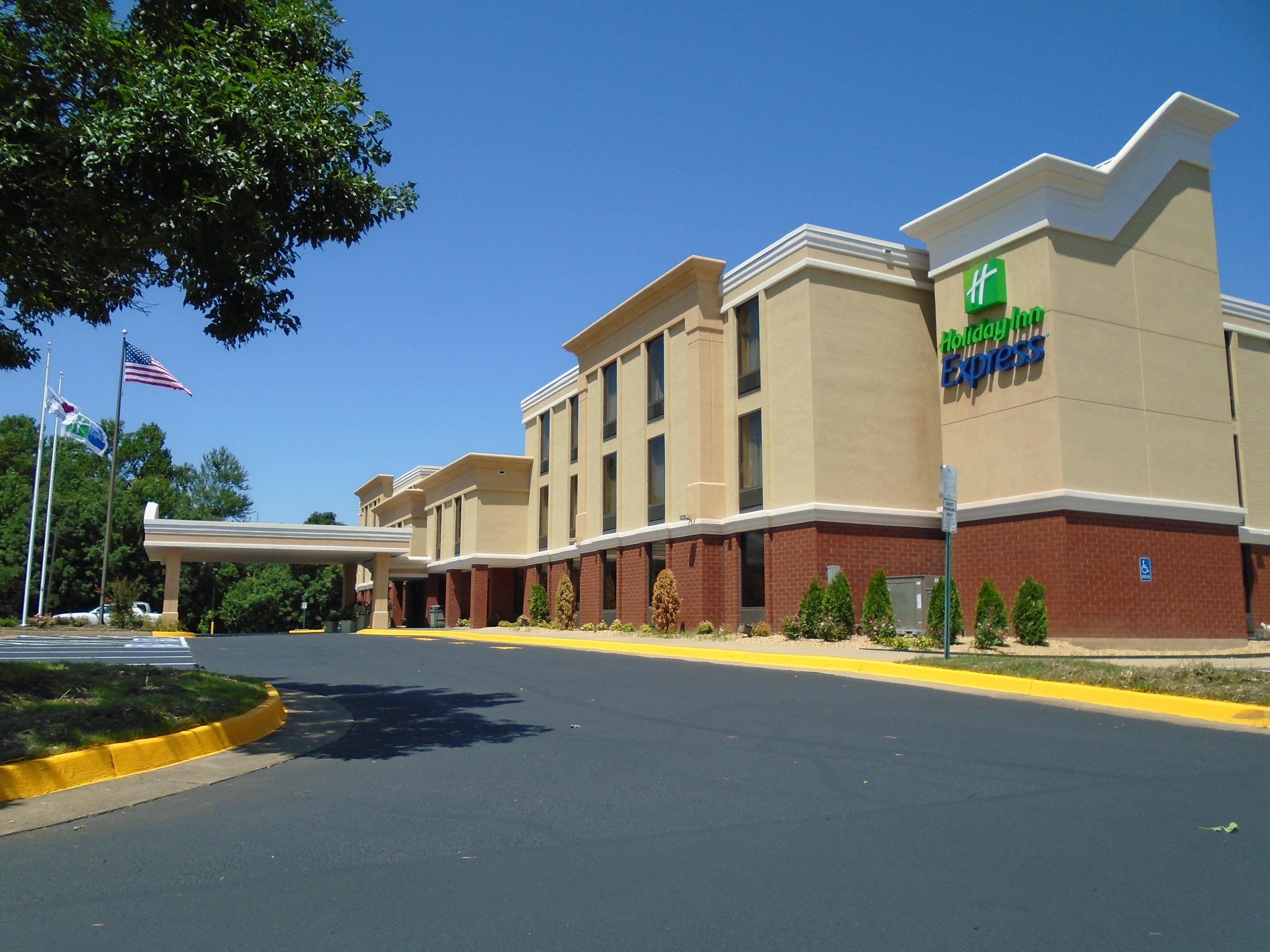 Holiday Inn Express Hotel & Suites Midlothian Turnpike, An Ihg Hotel Richmond Exterior photo